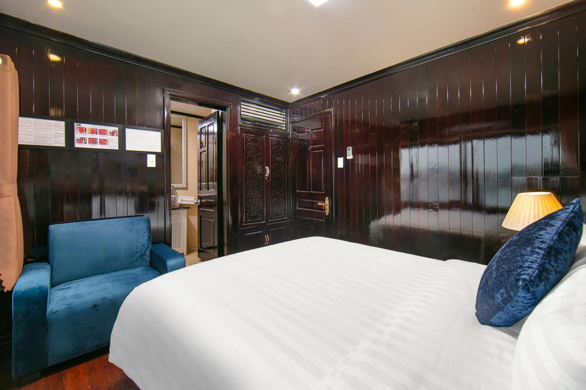Fantasea Imperial Cruise Hotel Ha Long Exterior photo